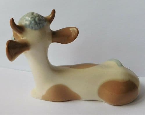 Charming cow ornament Szeiler Studio Pottery vintage hand painted figurine 9 cm
